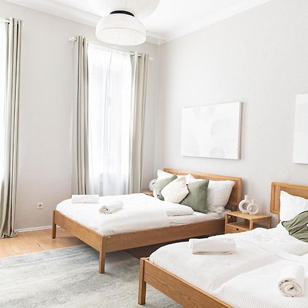 Spacious Apartment, 3 Min To U1 Reumannplatz Вена Экстерьер фото