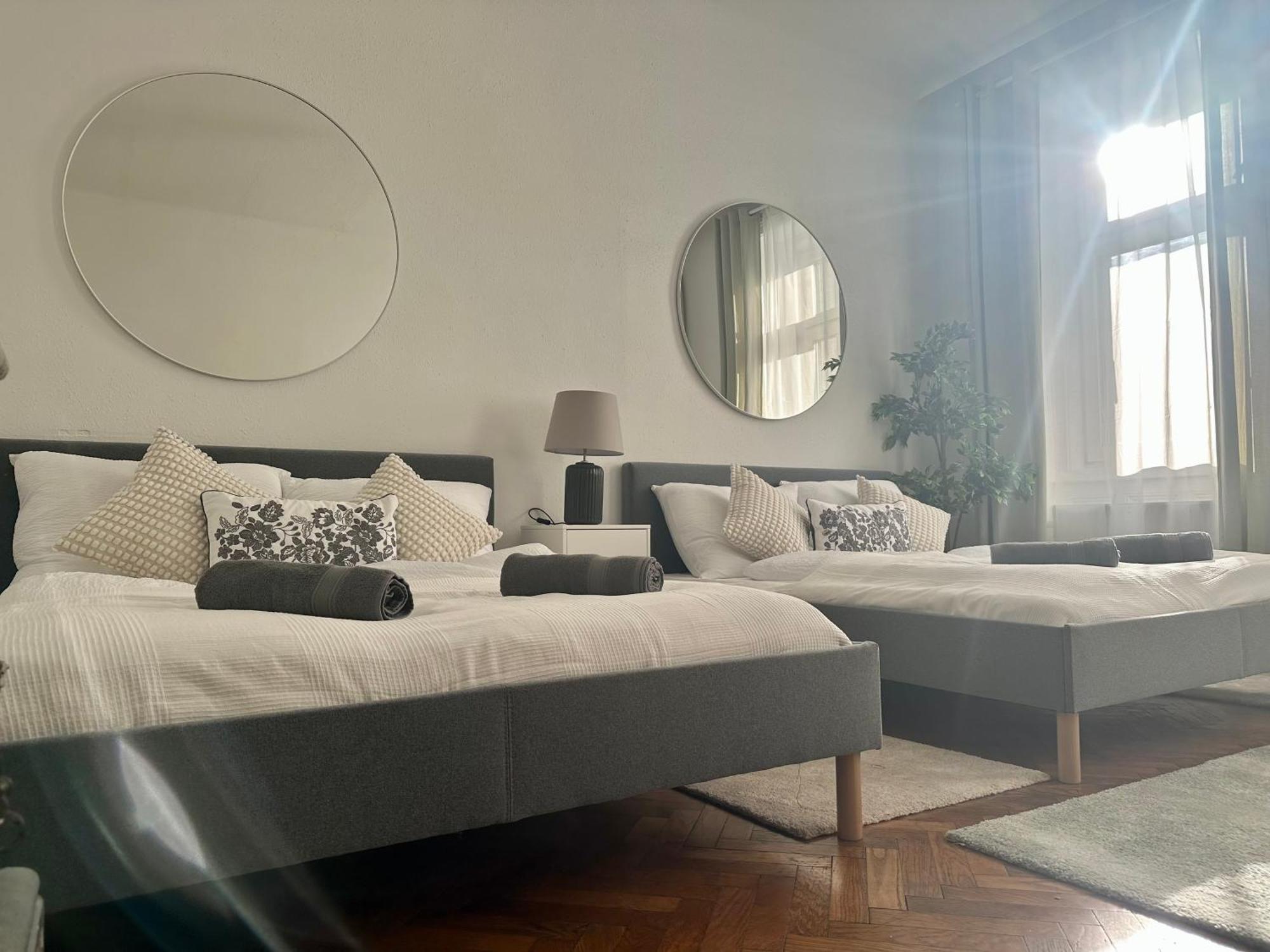 Spacious Apartment, 3 Min To U1 Reumannplatz Вена Экстерьер фото